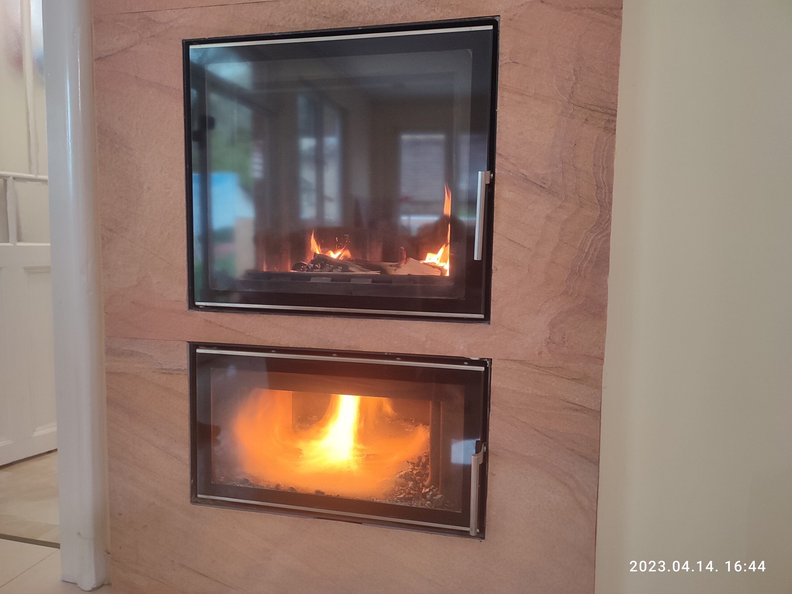 Ismerd meg a Jumbo S faelgázosítós kandalló előnyeit: magas hatásfok, alacsony fogyasztás, környezetbarát működés és letisztult design – kompromisszumok nélkül.